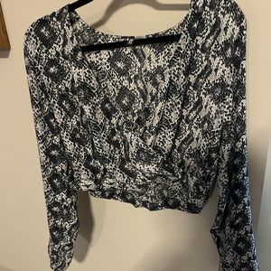 H&M Long Sleeve Cropped Top “Snake Print”